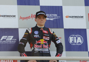 Marko over 16-jarige Verstappen: 'Contractgesprek duurde erg lang'