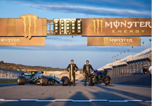 Rossi test Mercedes F1-bolide: "Was al fan van Hamilton, maar nu helemaal"