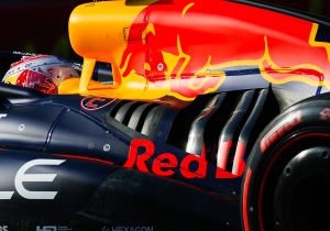 F1 fan's Mum does AMAZING job turning McLaren car into a Red Bull
