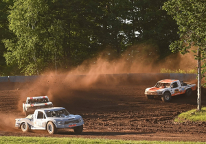 Step aside NASCAR, US dirt race produces one of the WILDEST final laps you'll ever see