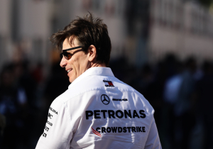 Mercedes chief opens up on '300 or 350 hours of talking' in therapy discussion