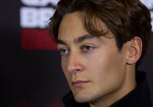 Russell verklaart onverwachte uitvalbeurt in thuisrace: "Tien ronden daarvoor verloor ik al vermogen"