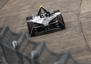 Cassidy wint incidentrijke eerste Berlin E-Prix en pakt kampioenschapsleiding af van Wehrlein