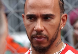 Hamilton baalt van P3: 'De auto was compleet anders dan tijdens de training'