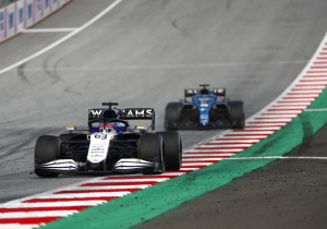 Alonso: "Denk dat Russell bij Mercedes de kans krijgt op podiums en zeges"