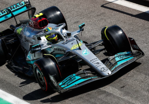Hamilton 'experimenting' all weekend in search for Mercedes pace