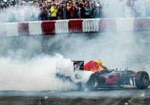 IN BEELD: Verstappen verbrandt rubber in de straten van Boedapest