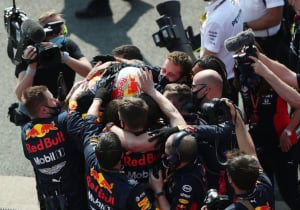 Verstappen snapt bandenkeuze concurrentie niet: "Waarom dit weekend dan wel?"