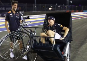 VIDEO: Ricciardo en Verstappen verkennen circuit Singapore per fietstaxi