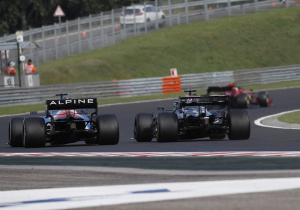 Hamilton backs "hardest driver" Alonso defence