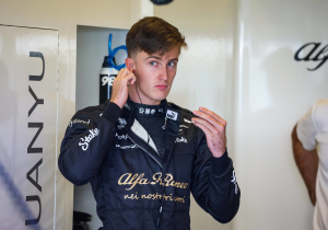 Axed IndyCar star admits major financial difficulties