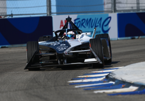 Kwalificatie Berlin E-Prix II: Frijns pakt magistrale pole tijdens kletsnatte sessie