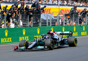 Mercedes lauds best performance in "classic" F1 season