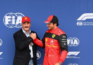Sainz complimenteert Leclerc na briefing Ferrari: "Zoals altijd een gentleman"
