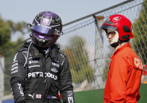 Hamilton reageert op social media op crash met Verstappen: 'Iemand waakte over me'