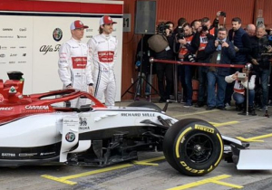 Alfa Romeo reveal 2019 F1 car in Barcelona