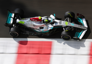 Hamilton klokt snelste tijd in eerste vrije training voor Grand Prix Abu Dhabi