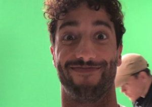 VIDEO: Daniel Ricciardo weer aan de slag bij Red Bull Racing!