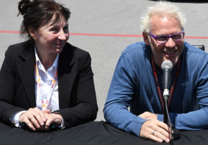 Jacques Villeneuve zondag in actie in winnende auto van zijn vader
