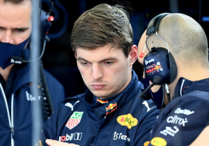 Hamilton sprak Verstappen nog niet in Barcelona: "Dichterbij komen we nu niet"