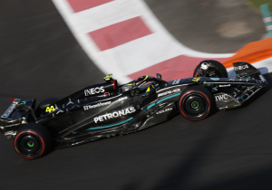 Kijk hier de onthulling terug van de W15 waarin Hamilton en Russell gaan rijden