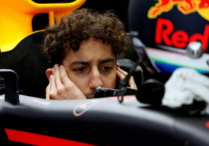 Ricciardo zou zich graag willen meten met Lewis Hamilton