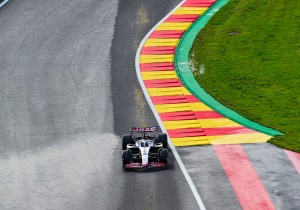 Magnussen CRASHES on wet track during FP3 after spinning out