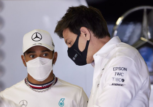 Wolff on Hamilton negotiations: 'He is NOT begging for a contract'