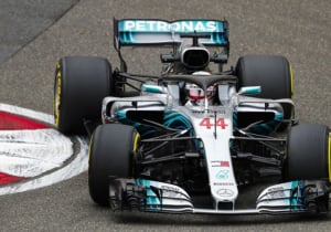 Hamilton deal won't be signed until Mercedes improve - Wolff