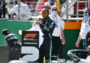 Hamilton moet oppassen voor race-ban na crash met Albon in Oostenrijk