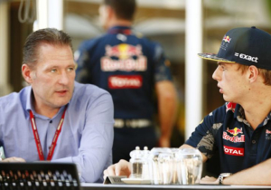 Marko deelt anekdote over contractaanbieding Verstappen: "Hij kon het niet geloven"