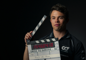 Drive to Survive S6: Eigen aflevering De Vries, geen aandacht voor recordjaar Verstappen