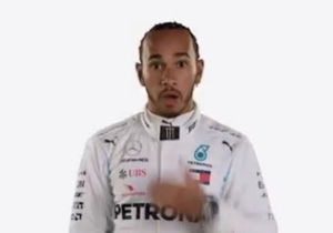 Mercedes houdt volgers voor de gek: "Hamilton heeft getekend"