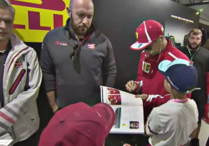 VIDEO: Kevin Magnussen compleet genegeerd door jonge fans