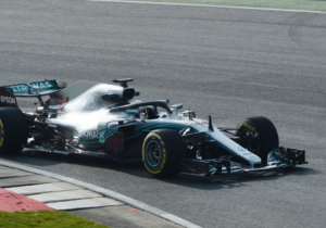 Lewis Hamilton vreest Ferrari: 'Dit wordt echt een strijd'