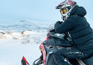 Bottas en zijn vriendin genieten volop van winterse activiteiten