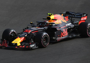 Horner over uitvalbeurt Verstappen: 'Lijkt op een hydraulisch probleem'