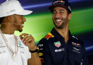 Wolff: 'Nog geen nieuw contract voor Hamilton, houden ogen open voor vervanger'