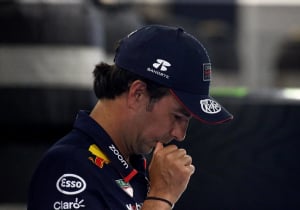 El ATAQUE de un campeón del mundo a Checo