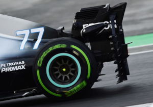 'Problemen voor Mercedes, chassis vreet achterbanden op'