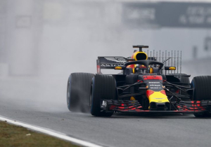 Red Bull Racing overweegt andere strategie dan Mercedes en Ferrari