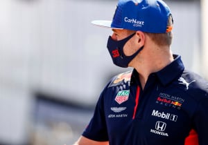 Verstappen over het weggeven van zijn pet: 'Marshall wilde graag wat hebben'