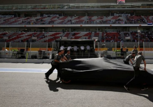 VIDEO: Circuit van Barcelona krijgt een nieuwe laag asfalt