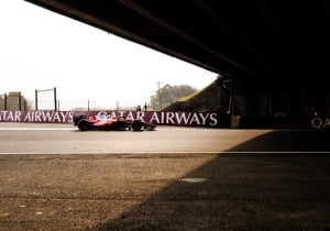 Ferrari gaat drie keer testen in april om achterstand op Mercedes te verkleinen