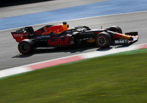 Zo reageert het internet op het drama voor Red Bull Racing