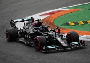 Hamilton suffers sprint shocker as Verstappen to start on Italian GP pole