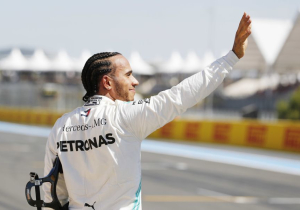 Hamilton haalt uit: 'Ze nemen al jaren slechte beslissingen'