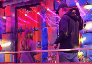 Verstappen en Penelope samen op kermis gespot en gaan spookhuis in