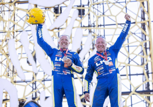 Tim Coronel genoot na passeren Dakar-finish: "Kippenvel als ik eraan terugdenk"