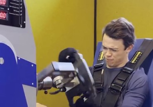 VIDEO: De Vries stoomt zich klaar voor debuutseizoen bij AlphaTauri
